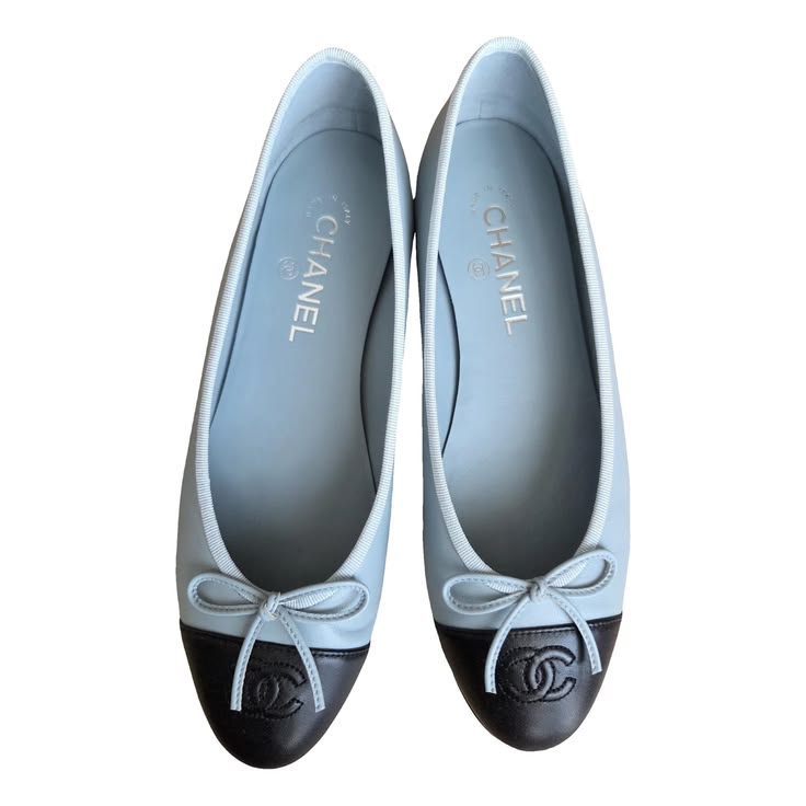 The Ballerine Two-Tone Cap-Toe Flats