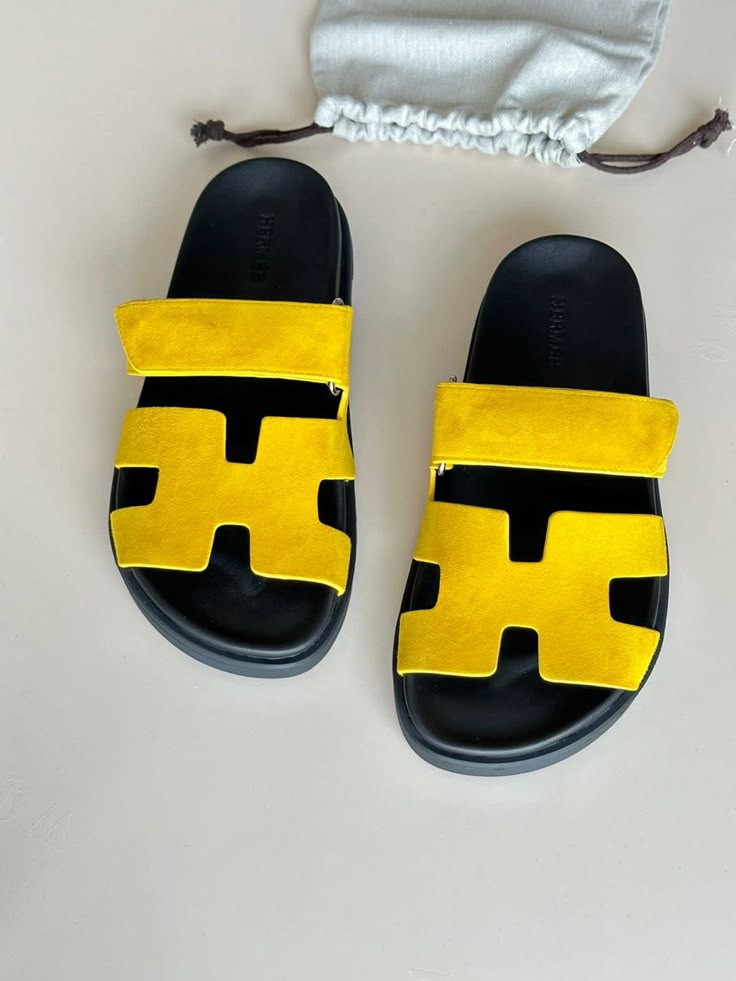 Iconic H-Cut Sandals