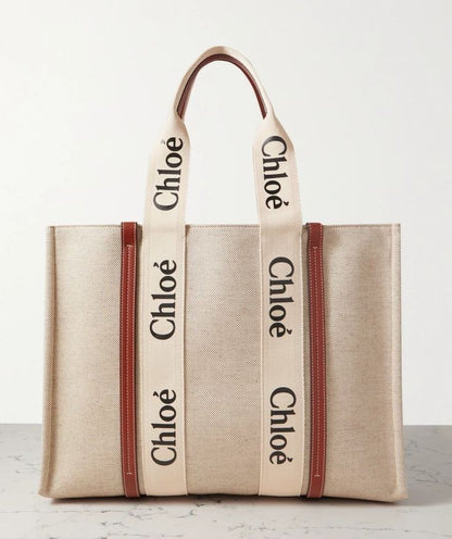 Woody Tote Bag – Elegant Daily Essential