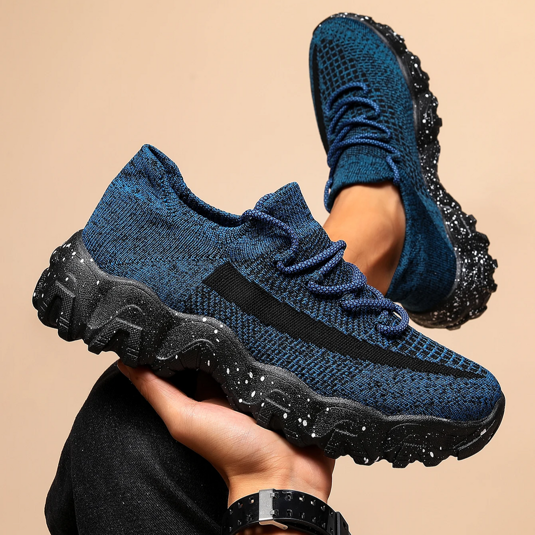 Nova Flyknit Sneakers