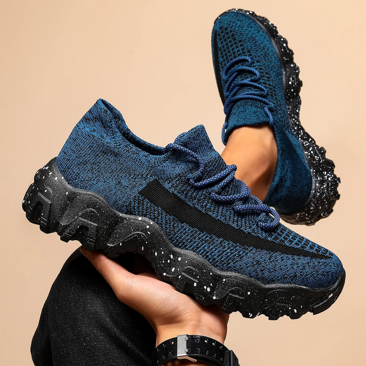 Nova Flyknit Sneakers