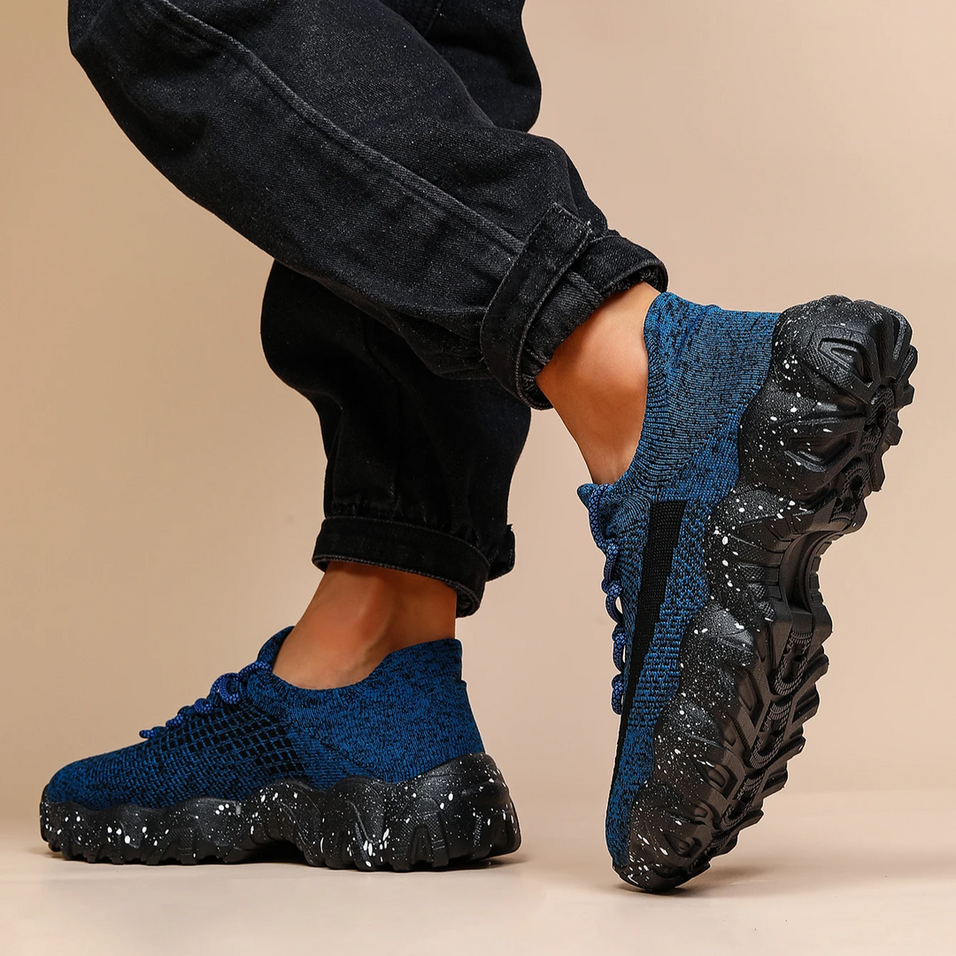 Nova Flyknit Sneakers