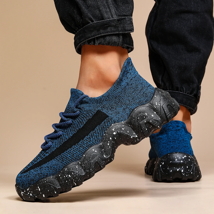 Nova Flyknit Sneakers