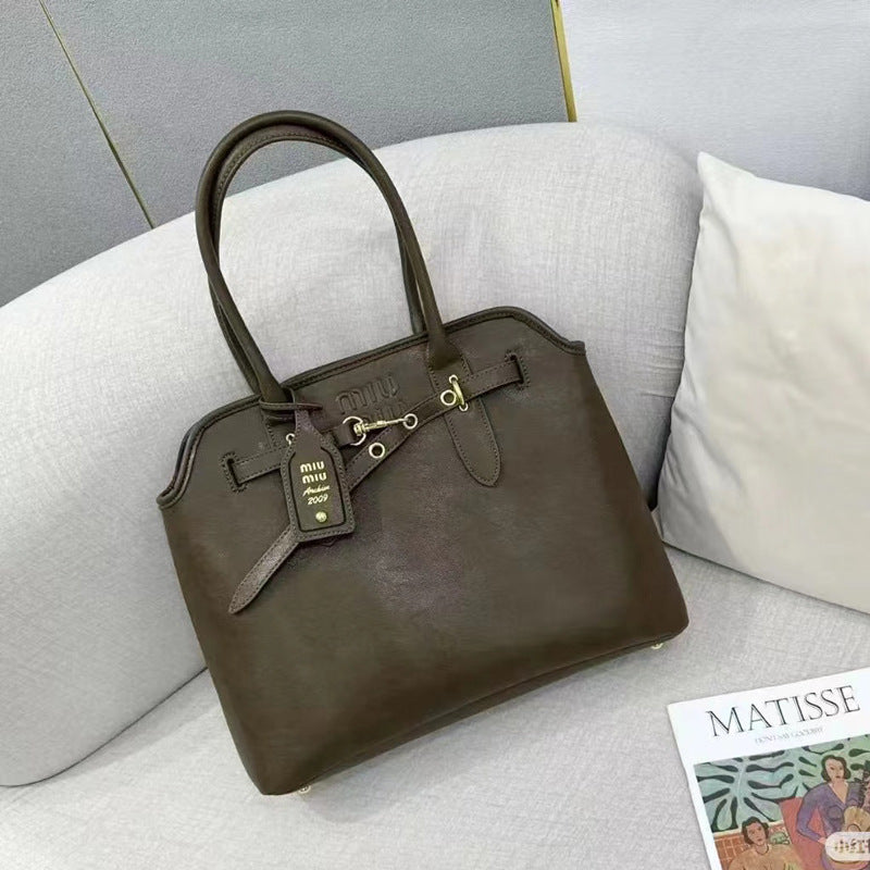 Aventure Tote — Premium Everyday Shoulder Bag