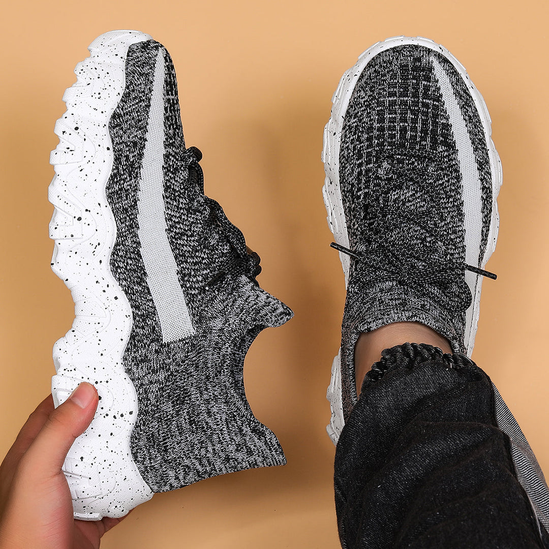 Nova Flyknit Sneakers