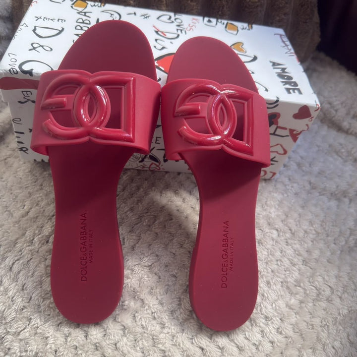 Interlocking DG Sandals