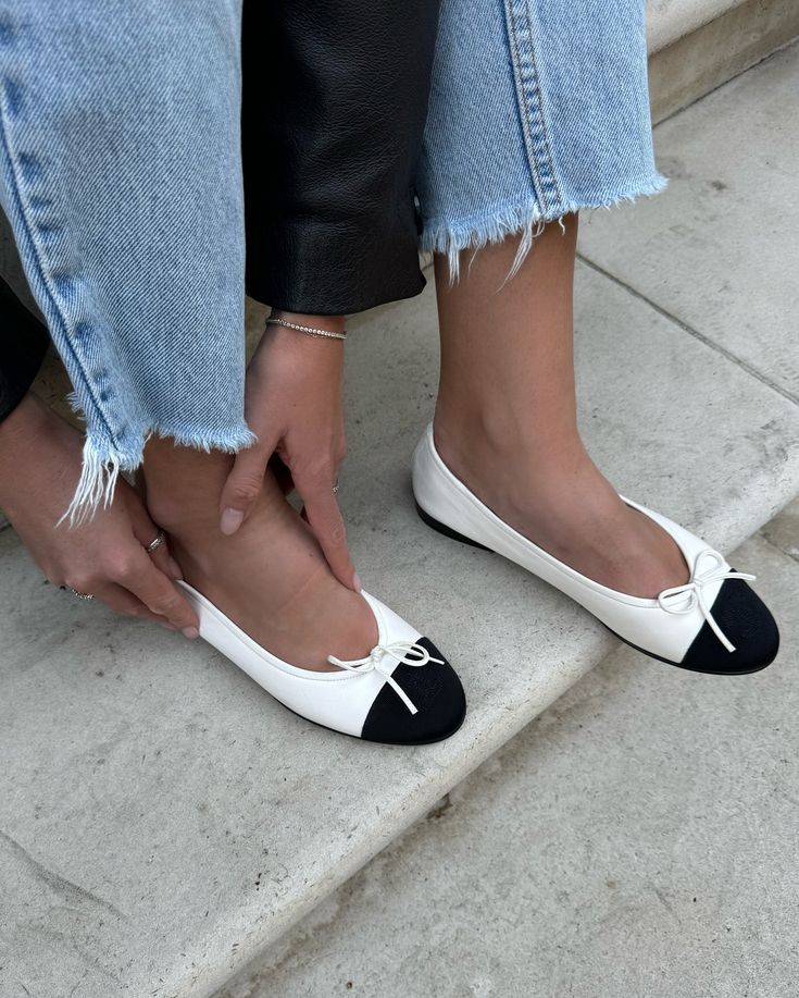 The Ballerine Two-Tone Cap-Toe Flats