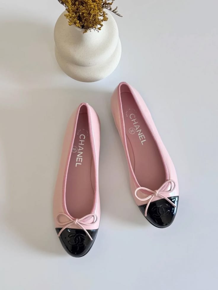 The Ballerine Two-Tone Cap-Toe Flats