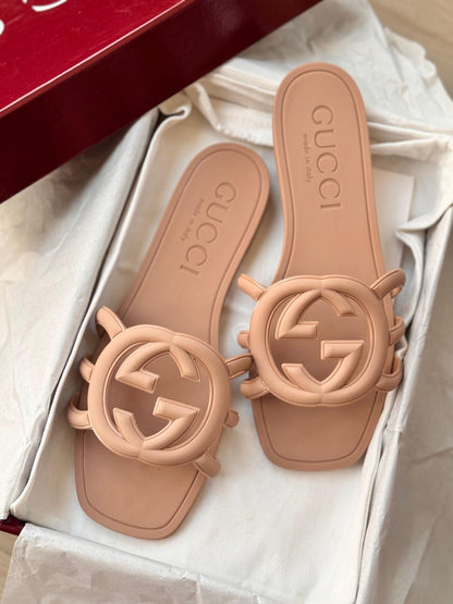Interlocking GG Slides