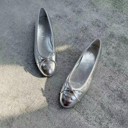 The Ballerine Two-Tone Cap-Toe Flats