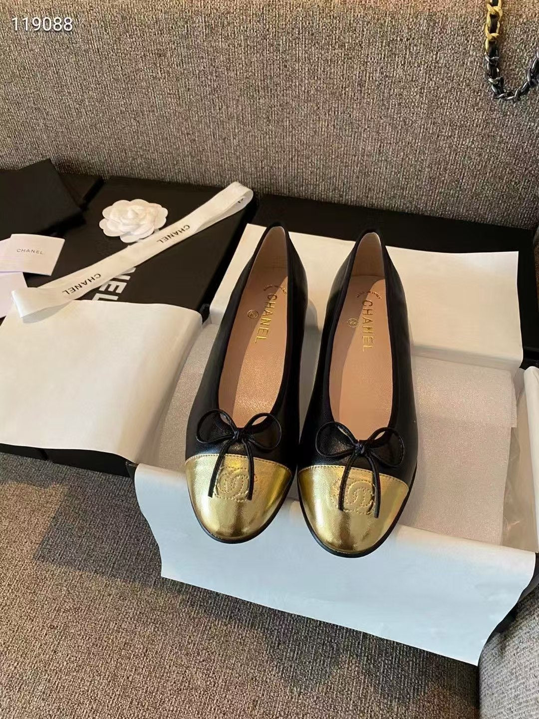 The Ballerine Two-Tone Cap-Toe Flats