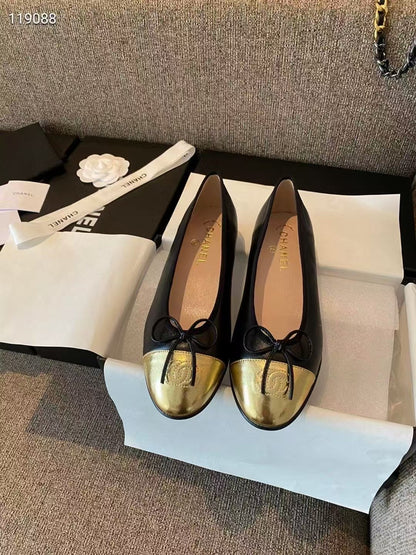 The Ballerine Two-Tone Cap-Toe Flats