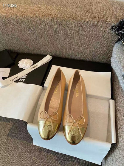 The Ballerine Two-Tone Cap-Toe Flats